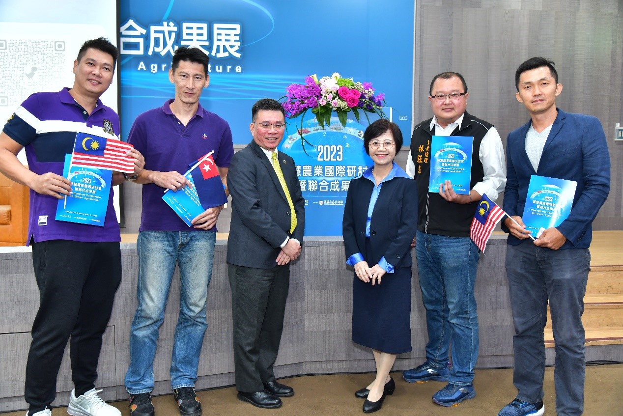 圖2、臺灣及馬來西亞青農與農業科技司李紅曦司長、CropLife Asia陳雙喜執行總監交流與合影
